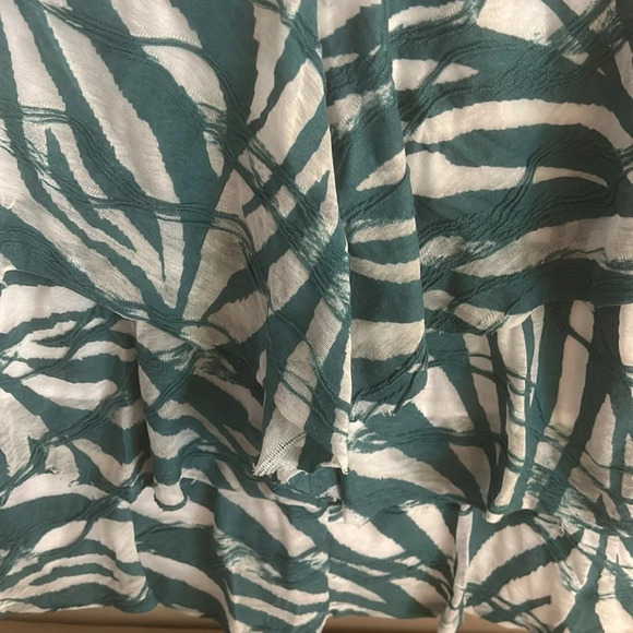 Coldwater creek sleeveless blouse blue and white size M - Picture 3 of 6